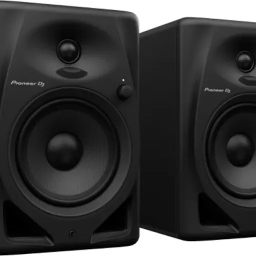 Test Pioneer DJ DM-50D : des enceintes de bureau qui envoient bien pour DJ et MAO sans exploser le budget
