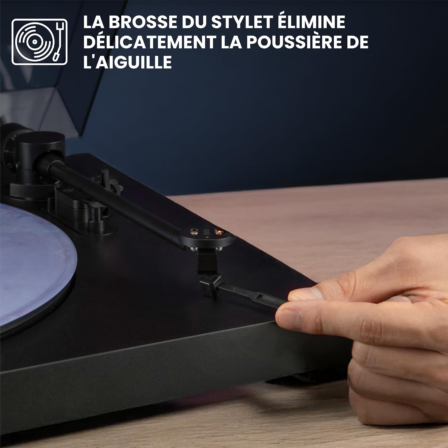 Kit de Nettoyage Vinyle - Solution de Nettoyage 4-en-1 - Comprend une Brosse Vinyle en Velours Ultra-Doux, un Liquide de Nettoyage, une Brosse pour Stylet et une Pochette de Rangement